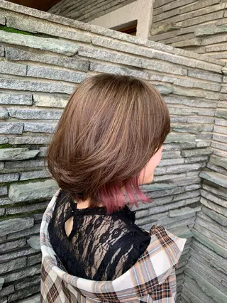 ショート カラー 本間 良のヘアスタイル