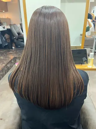セミロング 縮毛矯正🌟カラー╱ ╱いいじまのヘアスタイル