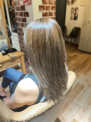 カラー ブリーチ・カットモデ ル募集中🫧高口小春のヘアスタイル