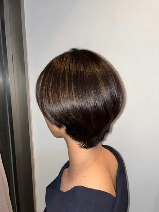 ショート カラー 吉田 理那のヘアスタイル