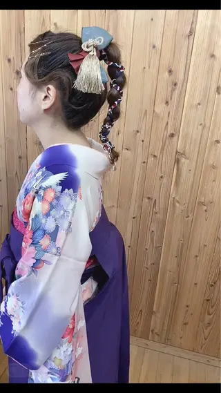 ヘアアレンジ repos（ルポ） 有馬のマツエク・マツパデザイン