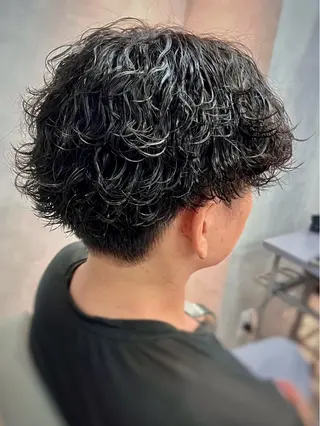 ショート メンズツイスパ波巻き 橋本貴志ブリーチのヘアスタイル