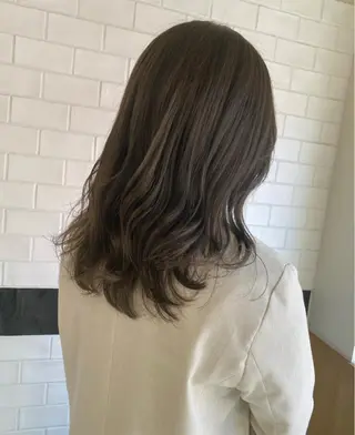 ミディアム カラー io濱川 遥のヘアスタイル