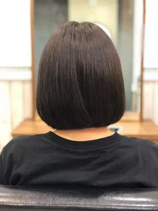 ショート カラー 岡本 健秀のヘアスタイル