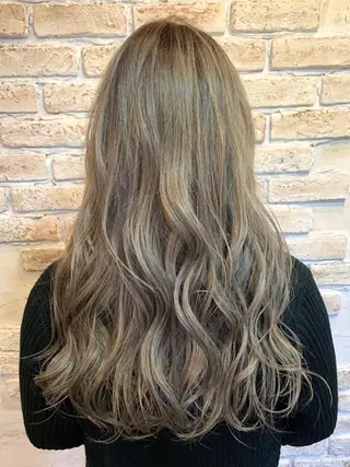 ロング カラー Babylone hair&makeのヘアスタイル