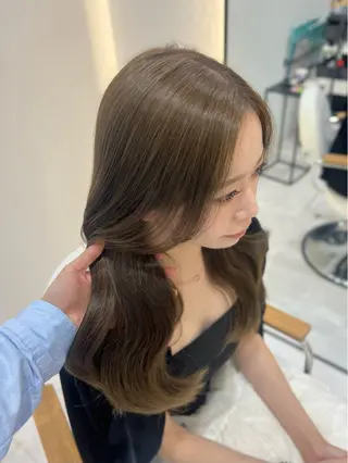 ロング カラー Zina aimiのヘアスタイル