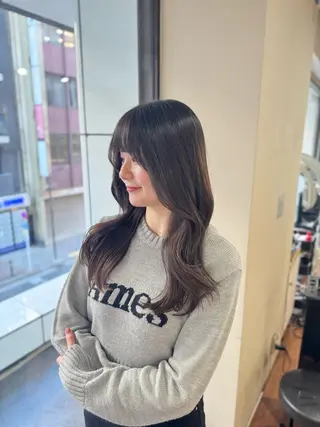 ロング 岩崎 あやねのヘアスタイル