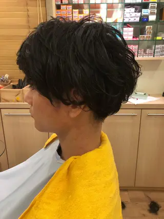 ミディアム パーマ メンズ 伊藤 きららのヘアスタイル