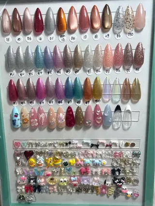 ネイル WHITE NAIL 鳳店AYUMIのネイルデザイン