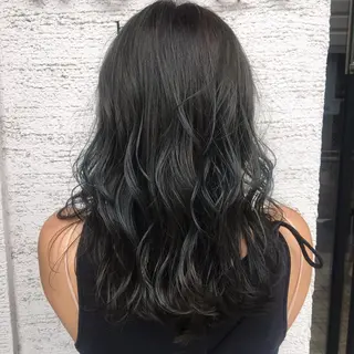 ミディアム カラー 相川 愛実のヘアスタイル