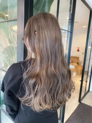 ロング ダブルカラーベージュ 新潟/万代/髙橋魁真のヘアスタイル