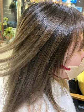 カラー 阿部 貴子のヘアスタイル