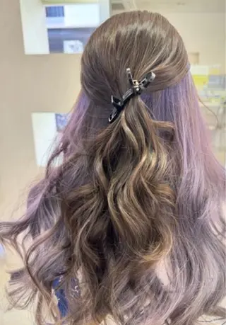 カラー タカハシ リナのヘアスタイル