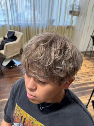 カラー 菰田 愛輝のヘアスタイル