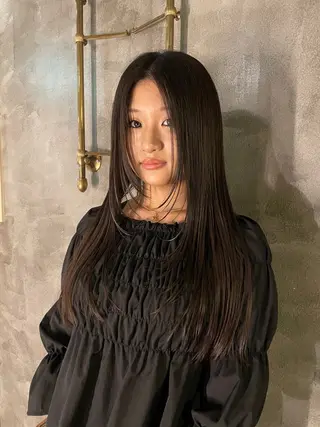 ロング くびれレイヤー/艶 カラー　MADOKAのヘアスタイル