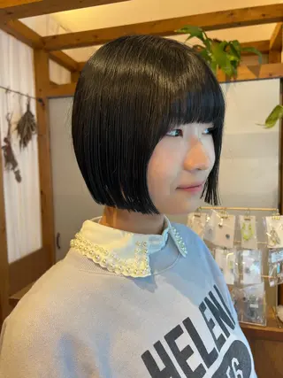 ショート カラー ENIF 大島 芽生のヘアスタイル