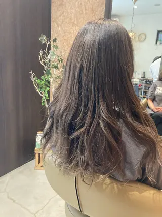 ロング 折本 沙織のヘアスタイル