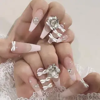 ネイル MochiMochi 🎀新宿/長さ出しのネイルデザイン