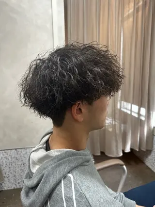メンズ TELA HAIR 副代表RIKUのヘアスタイル