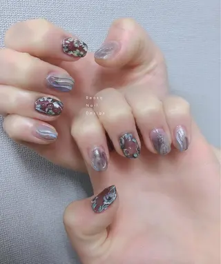 ミディアム ネイル Blowe ニュアンスのネイルデザイン