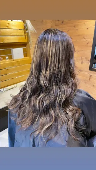 ロング カラー ヘアアレンジ 🌈NESTA minami🌈のヘアスタイル