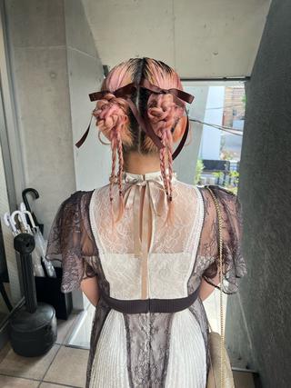 セミロング ヘアアレンジ ミルクティーベージュ ブリーチ 店長 清水のヘアスタイル