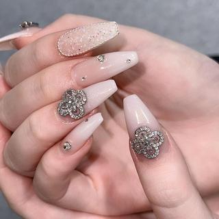 ネイル Queens テイのネイルデザイン