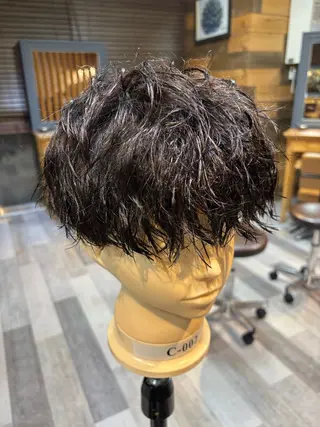 ショート パーマ 岡本樹一 🍁のヘアスタイル