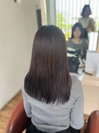 セミロング アトリエファゴ Yuineのヘアスタイル