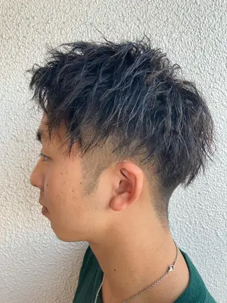ショート パーマ メンズ 内村 純也のヘアスタイル
