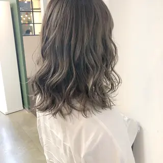 ミディアム カラー 榎園 由美のヘアスタイル