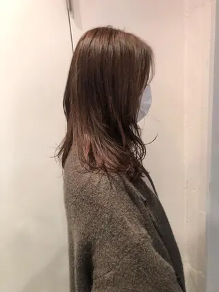 セミロング カラー MIOベージュカラー 柔らかいカラーのヘアスタイル