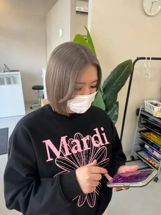 ショート カラー 堀越 美羽のヘアスタイル