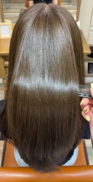 ロング カラー 山本 琴音のヘアスタイル