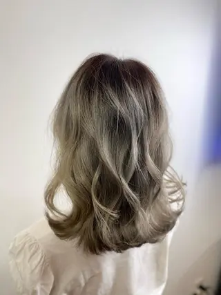 ミディアム カラー Luzir⭐︎ GEN⭐︎のヘアスタイル