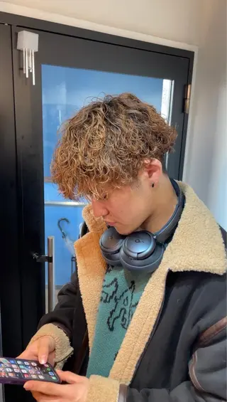 ショート ツイスパ/シャドウ 新井のヘアスタイル