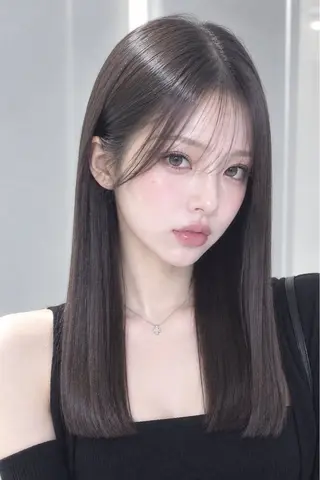 セミロング 梅田🩵/透明感 花音のヘアスタイル