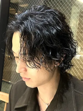 ミディアム パーマ メンズ 🇺🇸サーフカール 🇺🇸ケンシロウのヘアスタイル