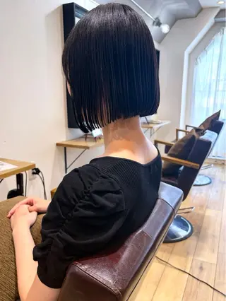 ショート カラー 地毛風ストレート ミニボブ🌷江梨🍎のヘアスタイル