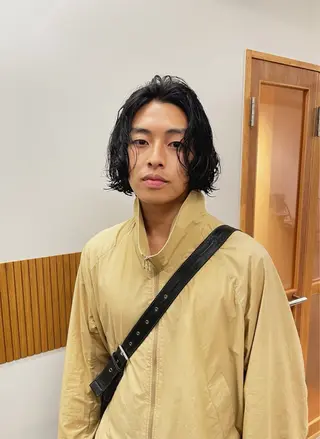 ミディアム パーマ メンズ 難波 晃助のヘアスタイル