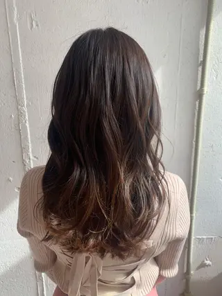 ロング カラー EIGHT 中川原 菜々子のヘアスタイル
