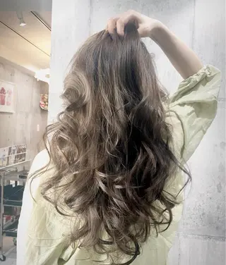 ロング カラー ル，ボー・クール 彌永妙子のヘアスタイル