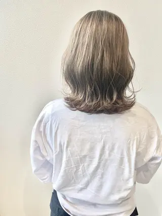 セミロング MYRTLE TSUNODAのヘアスタイル