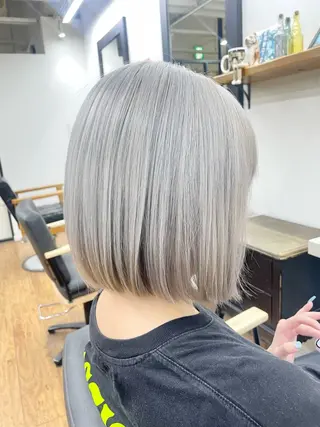 ショート カラー 青木 優歩のヘアスタイル