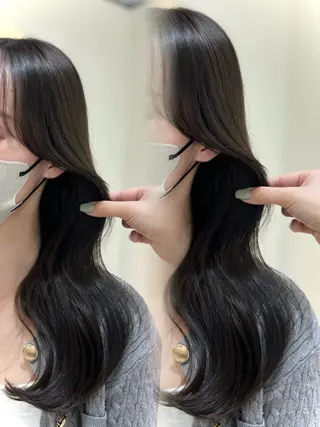 セミロング カラー Zina aimiのヘアスタイル