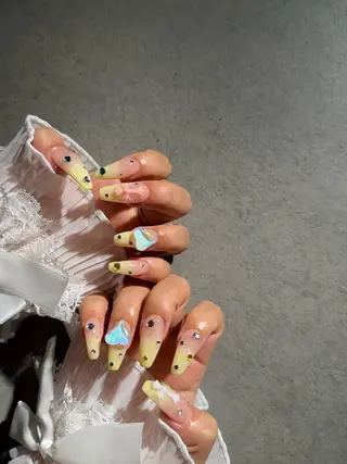 ネイル I-nailロング /ワンホン/キラキラのネイルデザイン