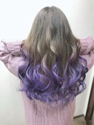 ロング カラー ヤナ マネージャーのヘアスタイル