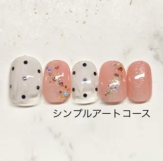 ミディアム ネイルサロン Bliss（ブリス）のネイルデザイン