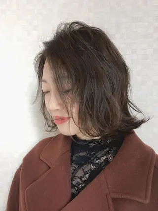 ミディアム カラー ヘアアレンジ 栗林 実莉のネイルデザイン