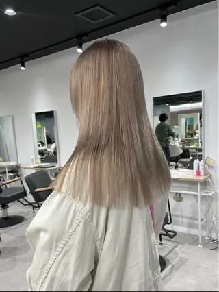 カラー Shiori・:* 💫のネイルデザイン